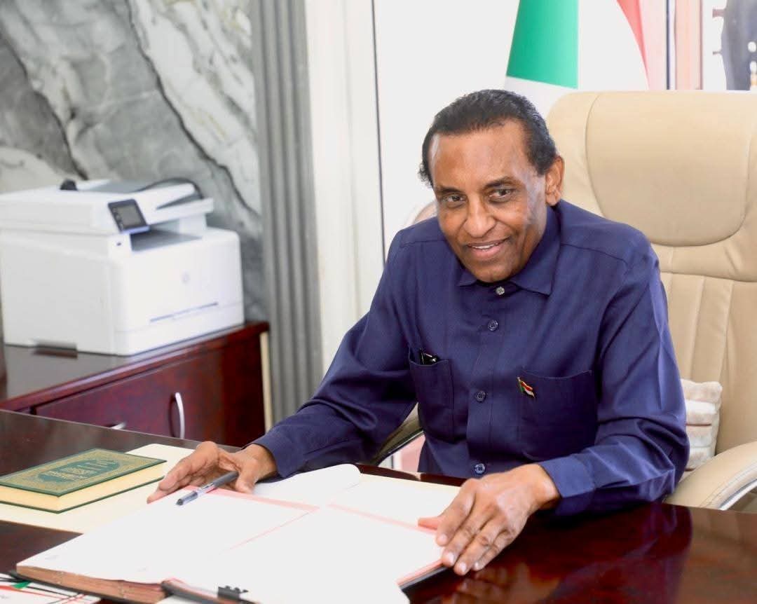 السودان – “أخبار الساعه” : *رئيس الوزراء يتفقد عدد من الوزارات عقب مزاولة عملها من مقارها بالعاصمة القومية الخرطوم*