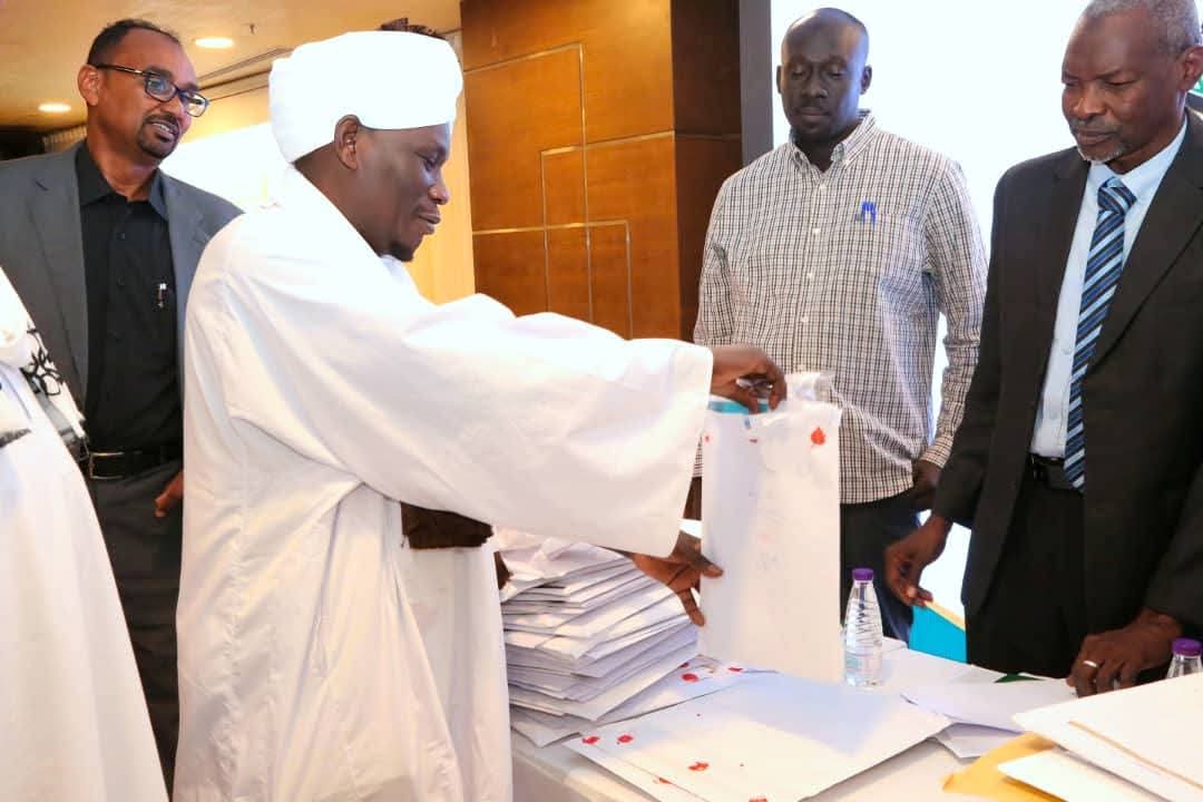 السودان – “أخبار الساعه” : *اللجنة العليا لحزم الخدمات تفتح مظاريف شركات الحج ضمن الترتيبات المبكرة للموسم*