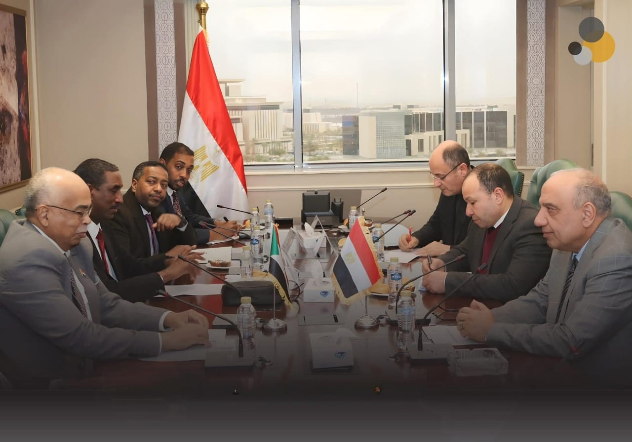السودان – “أخبار الساعه”: *”وزير الطاقه” السوداني يبحث مع نظيره المصري إستكمال المرحله الثانيه لمشروع خط الربط الكهربائي بين البلدين*