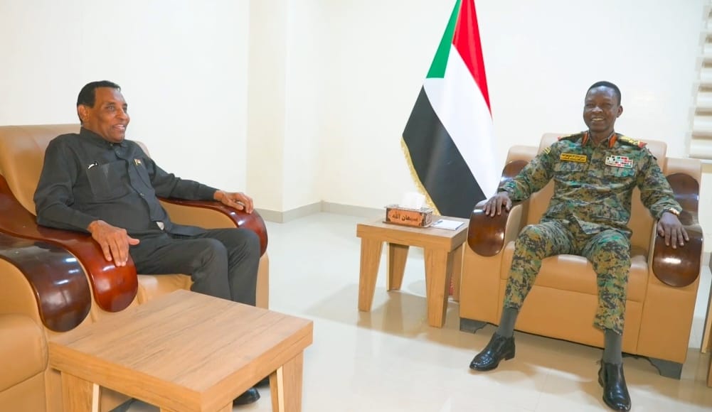 السودان – “أخبار الساعه”: *عضو مجلس السيادة نائب القائد العام يلتقي رئيس مجلس الوزراء* 