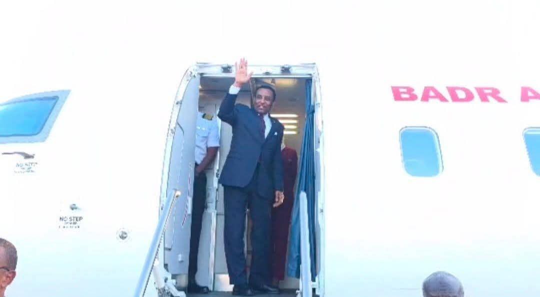 السودان – “أخبار الساعه”: *”رئيس الوزراء” يصل إلى جمهورية جيبوتي*   