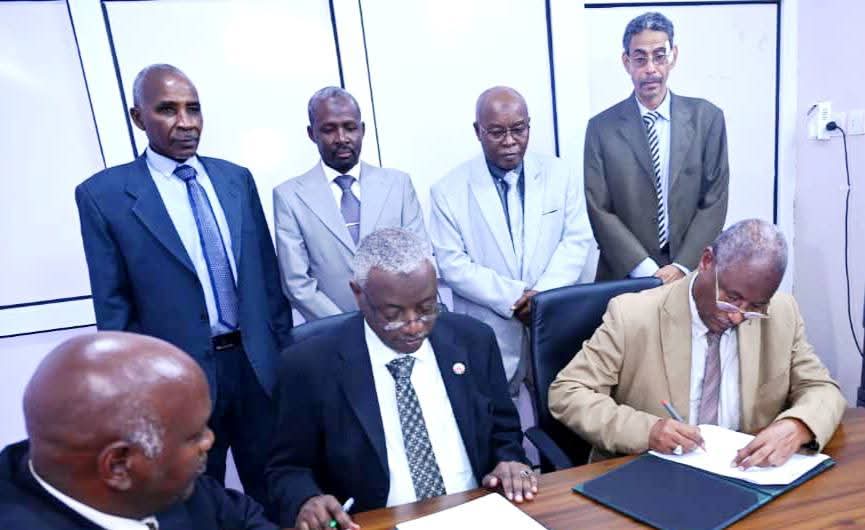 السودان – “أخبار الساعه”: *”وكيل وزارة المالية” يشهد توقيع عقد خدمة إيصالي مع مصرف جديد*