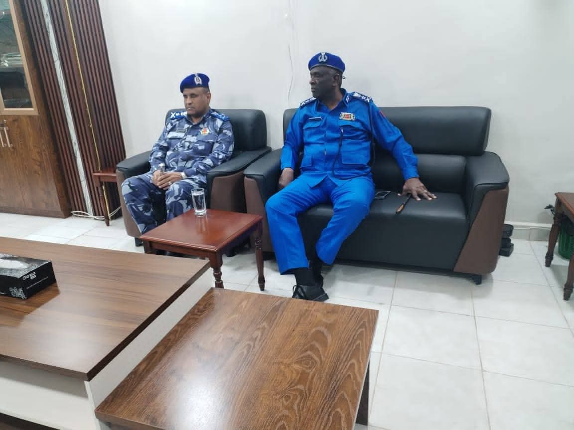 السودان – “أخبار الساعه”: *”نائب المدير العام”المفتش العام يتفقد سير العمل بالإدارة العامة لشرطة تامين الموانئ البحرية ببورتسودان*