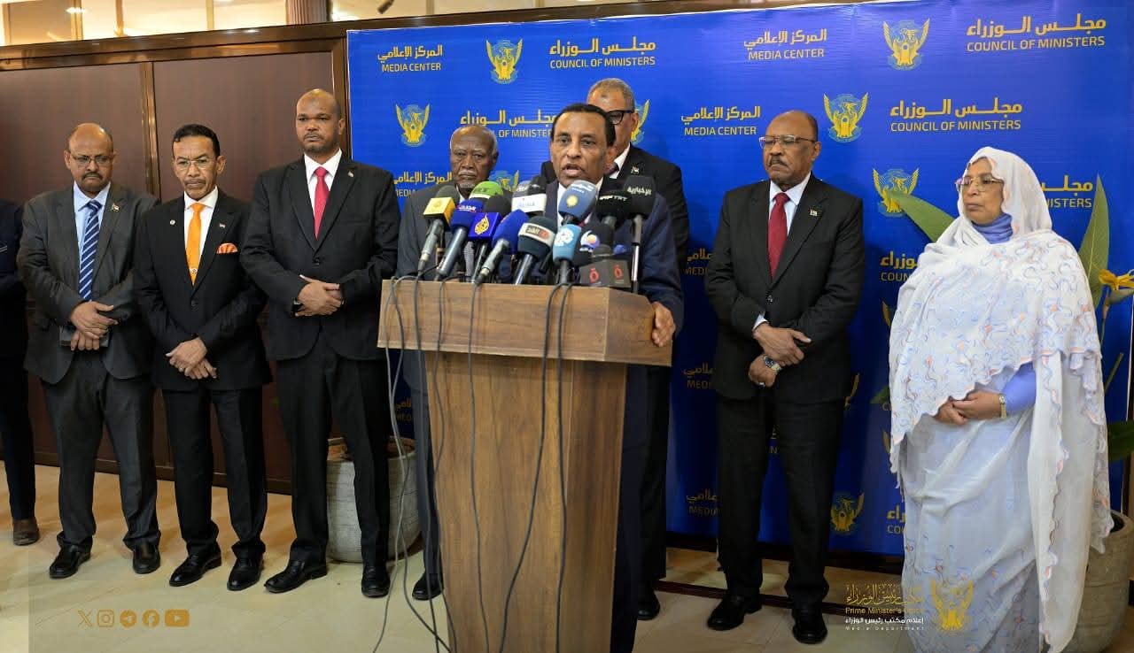 السودان – “أخبار الساعه”: *”رئيس الوزراء”: لا عودة قسرية للسودانيين من مصر واتفاق على توسيع الربط الكهربائي والتنسيق بشأن سد النهضة*
