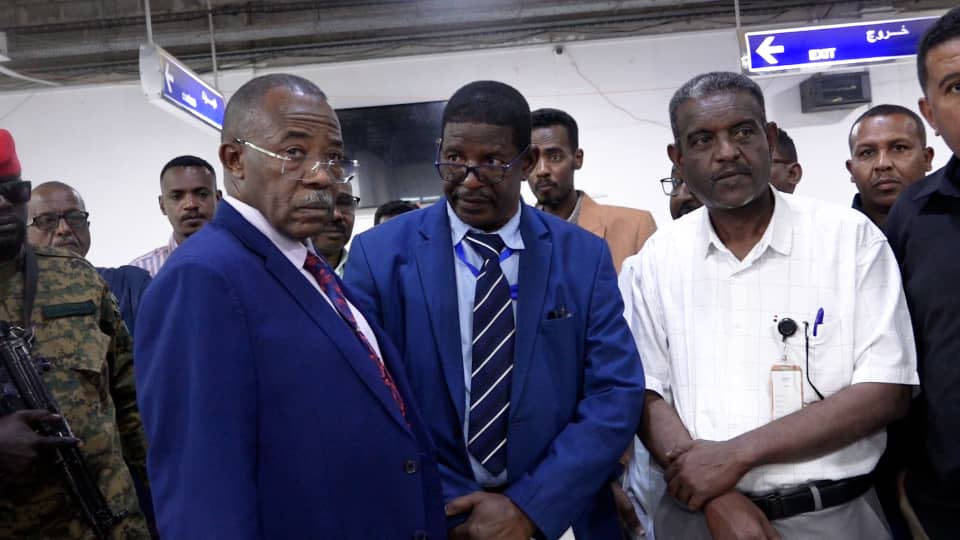 الأمين العام لمجلس السيادة يؤكد التزام الحكومة بتوفير تمويل مشروعات توسعة مطار بورتسودان ويُشدّد على الالتزام بالمواصفات العالمية* 