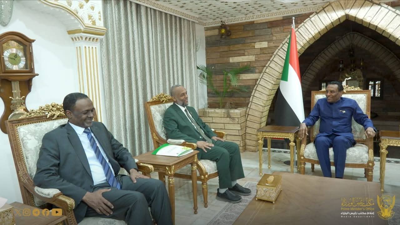 السودان – “أخبار الساعه”: رئيس الوزراء يطمئن على الوضع الصحي وتشغيل المؤسسات الصحية في كافة أنحاء البلاد