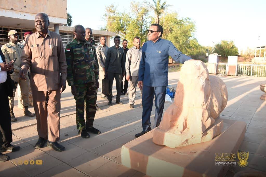 السودان – “أخبار الساعه”: *”رئيس الوزراء” يتفقد دار الوثائق والمكتبة القومية والمتحف القومي*   