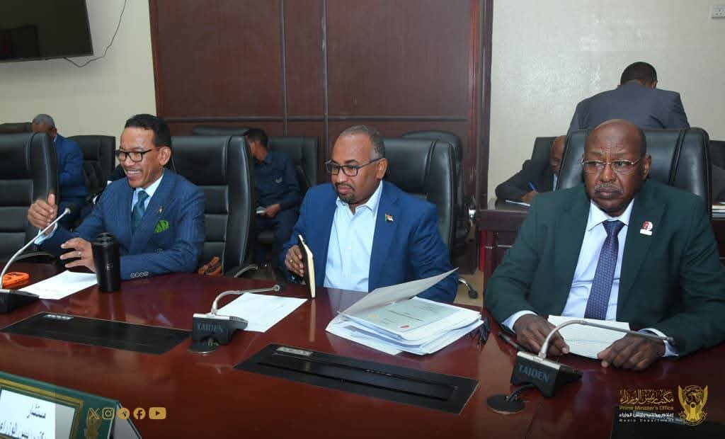 السودان – “أخبار الساعه”: *مجلس الوزراء يطمئن على سجلات الأراضي بالبلاد وتأمينها*