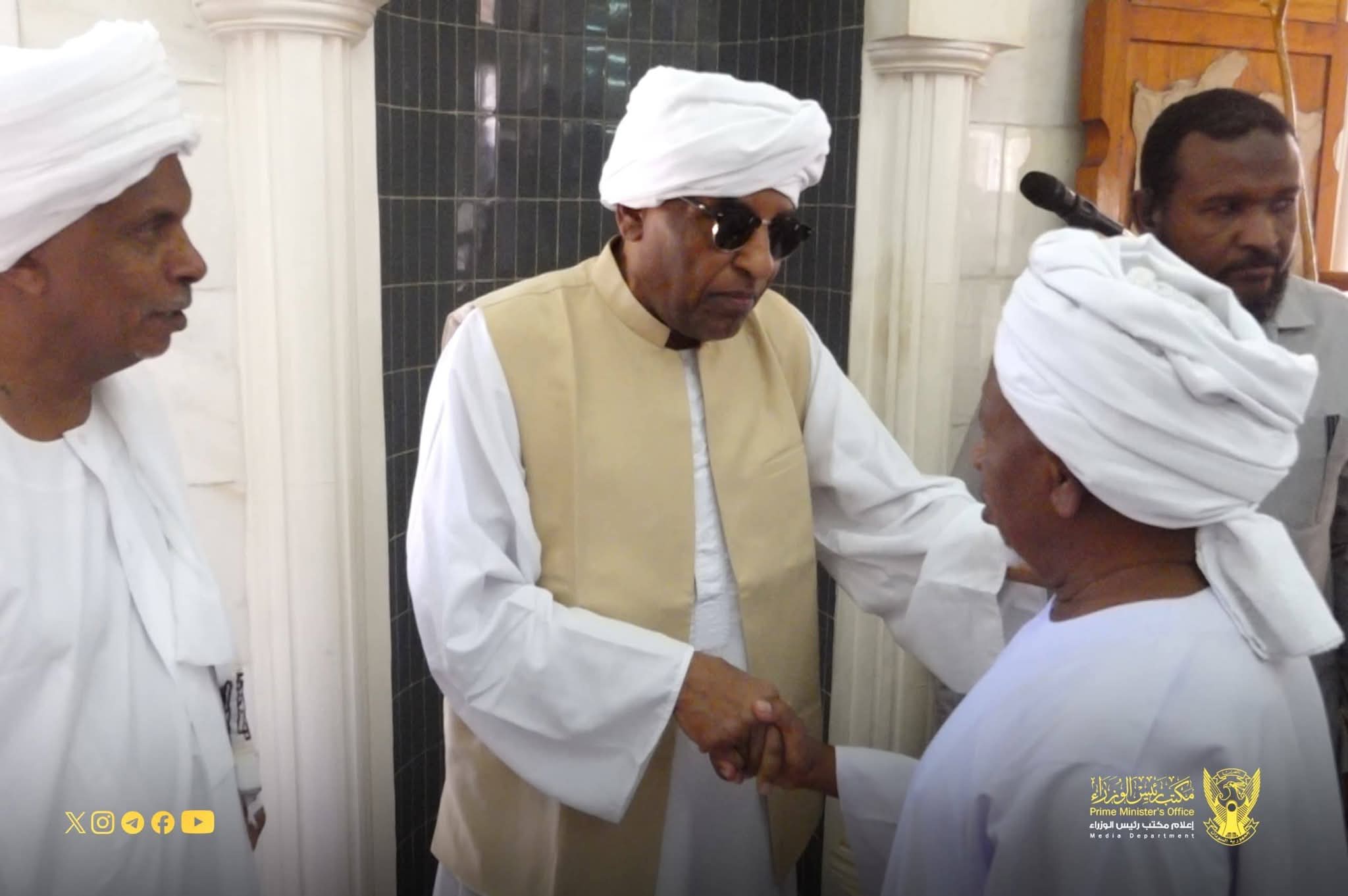 السودان – “أخبار الساعه”: رئيس الوزراء يتفقد منطقة شمبات الحلة ويؤكد من مسجد أمة الإجابة: “2026 عام النصر والسلام”   
