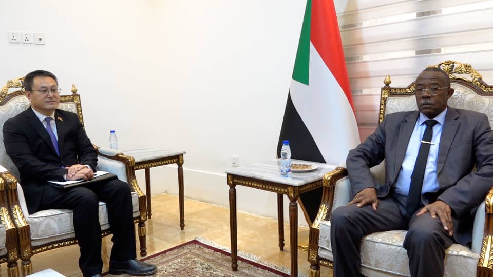 السودان – “أخبار الساعه”: *الأمين العام لمجلس السيادة يلتقي القائم بأعمال السفارة الصينية بالسودان*