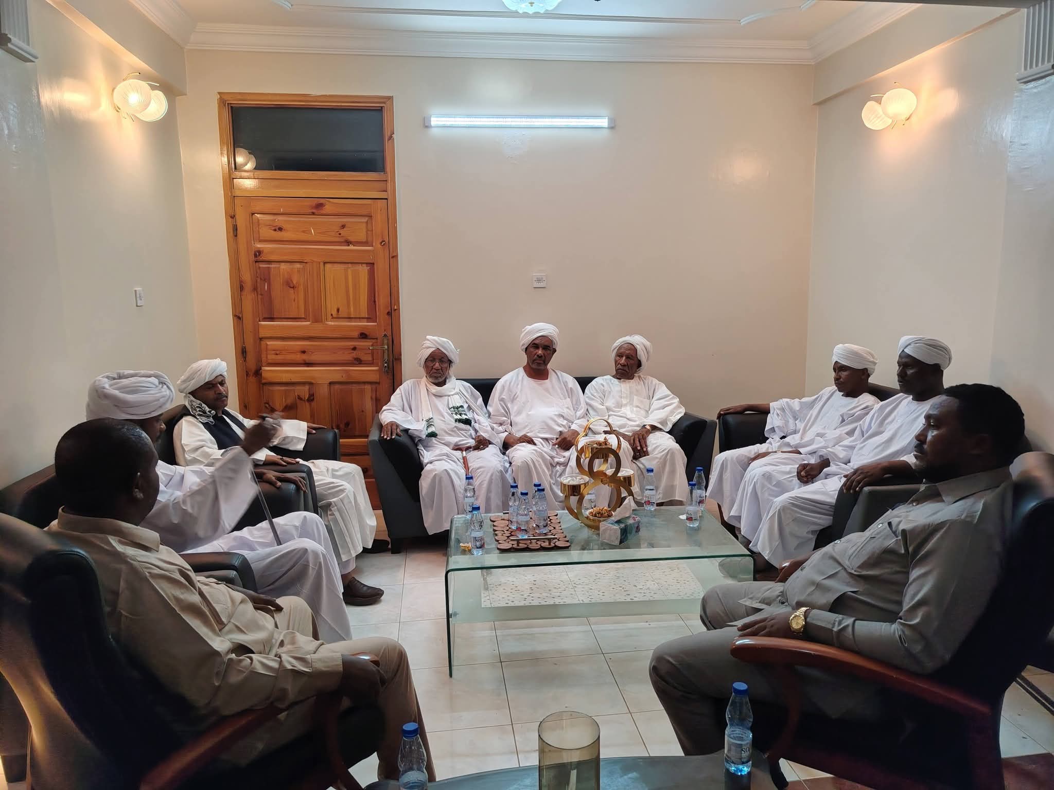 السودان – “أخبار الساعه”: *المستشار مصلح نصار للحمر : كنتم في مقدمة الصفوف دعماً للقوات المسلحة والمصالحات بوابة الاستقرار*