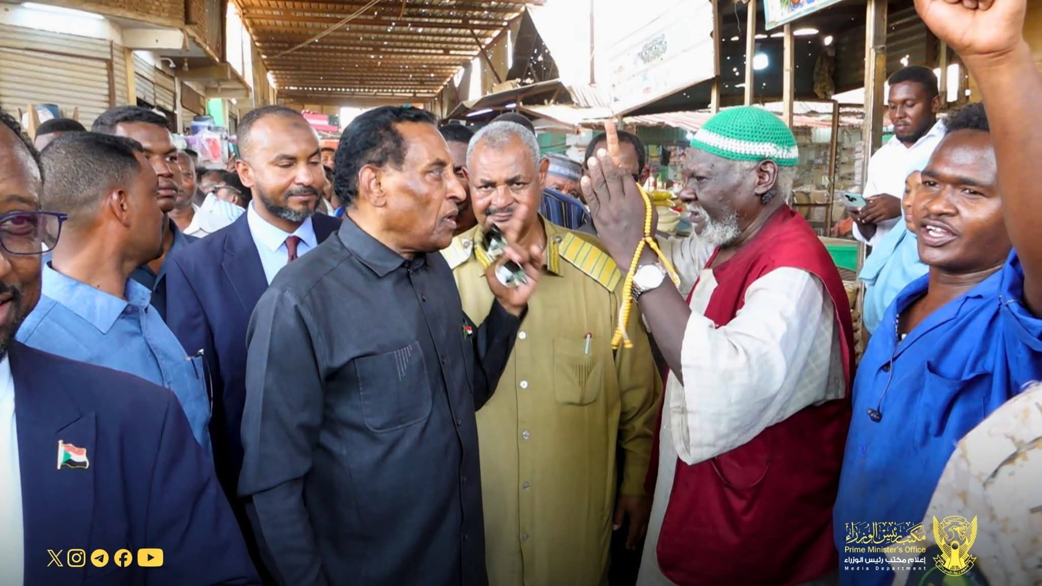السودان – “أخبار الساعه”: *من سوق أمدرمان .. رئيس الوزراء يُصدر قرارات لخدمة المواطن والتجار ويبعث طمأنينة الأمن والإستقرار*