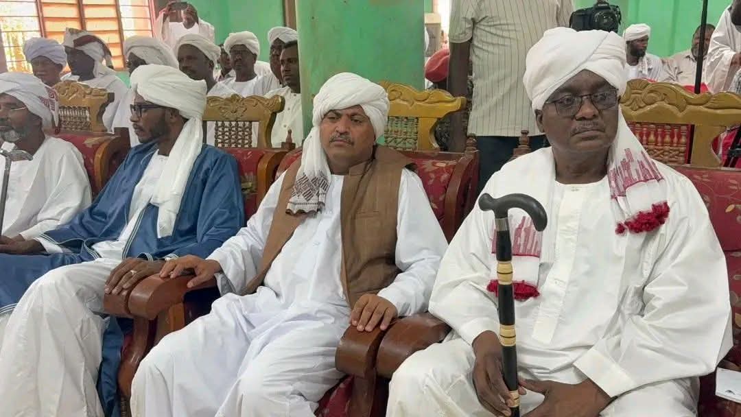 السودان – “أخبار الساعه”: *تحت إشراف “مصلح نصار”. توقيع اتفاق صلح تاريخي بين قبيلتي حمر والكبابيش يعزز من وحدة الصف ويؤسس لمرحلة جديدة من التعايش السلمي* 
