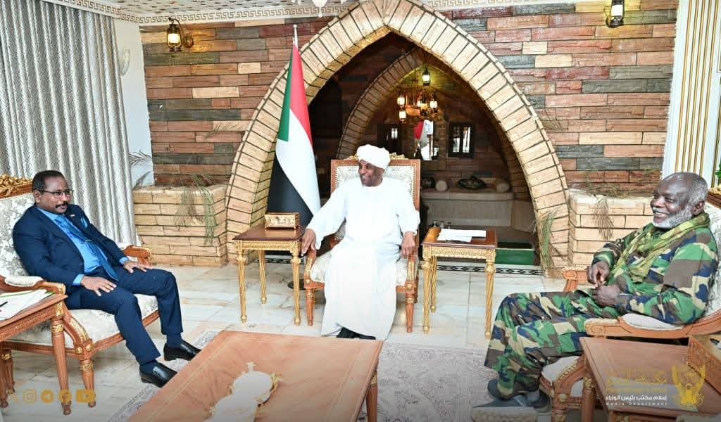 السودان – “أخبار الساعه”: *إجتماع موسع لرئيس الوزراء يناقش قضايا تنظيم قطاع التعدين ومكافحة التهريب والمخدرات*