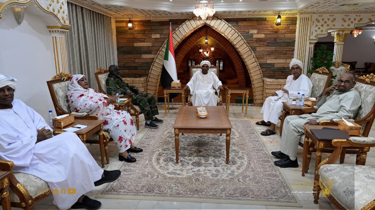 السودان – “أخبار الساعه”: *اللجنة الاقتصادية العليا برئاسة د. كامل إدريس تناقش عدداً من الملفات الإقتصادية*
